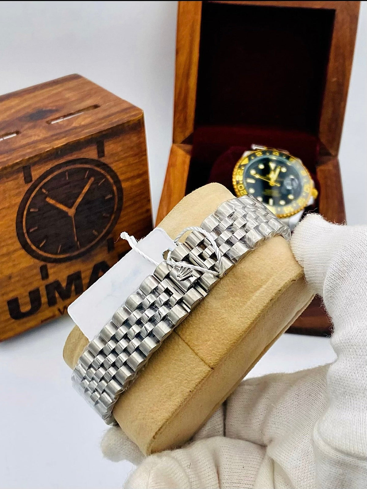 GMT Premium Quartz Dive Style Watch with Rotating Bezel