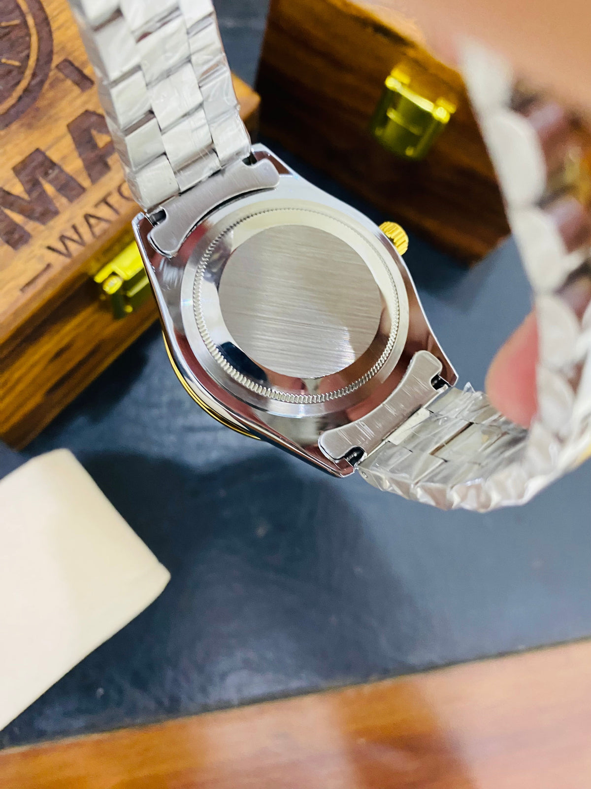 Tow Color Dial New model With Date Function Best Finishing
