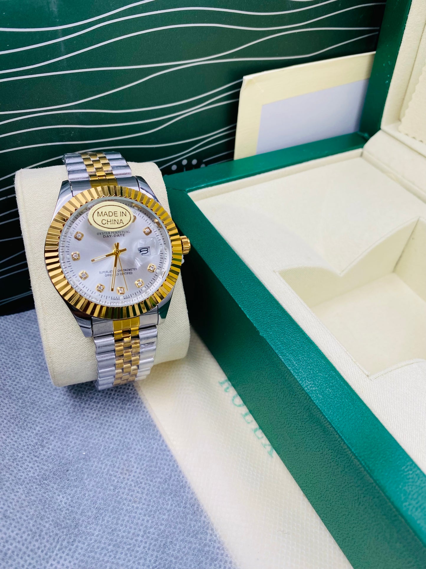 Jubili Chain New Model Tow Tone White With Date Function